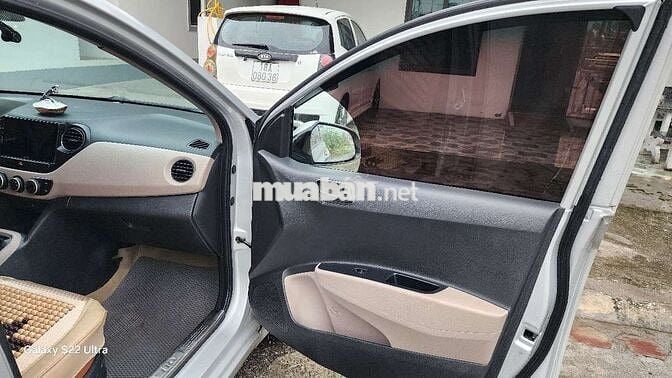 Hyundai i10 2016 Bạc Số sàn