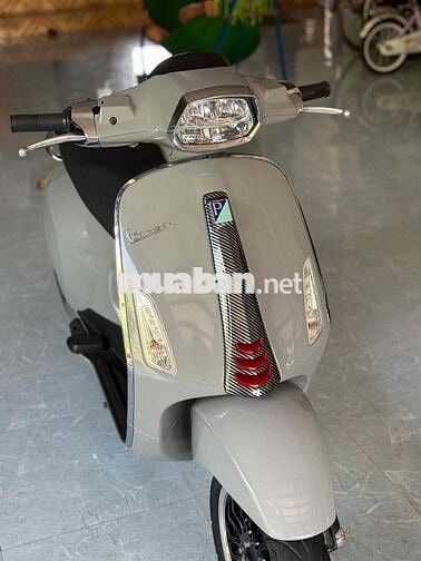 Piaggio Vespa 2024 Xám 8100 km