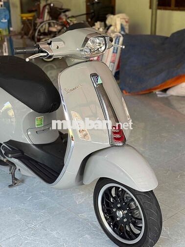 Piaggio Vespa 2024 Xám 8100 km