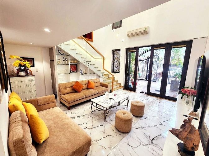 ✨ NHÀ ĐẸP - GIÁ TỐT - VỊ TRÍ ĐẮC ĐỊA – CHỈ 5TỶ4 CÓ NGAY NHÀ Q1🔥🔥🔥