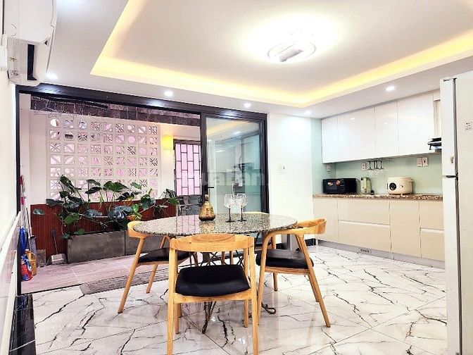 ✨ NHÀ ĐẸP - GIÁ TỐT - VỊ TRÍ ĐẮC ĐỊA – CHỈ 5TỶ4 CÓ NGAY NHÀ Q1🔥🔥🔥