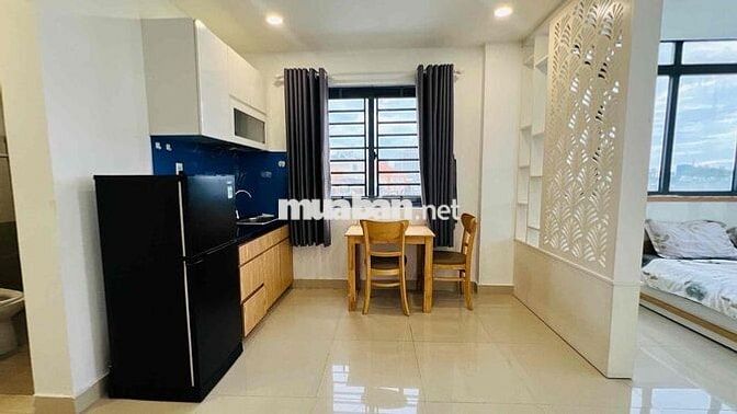 Cho thuê căn hộ ban công (40m2) - Thang máy hầm xe Dương Bá Trạc Q8
