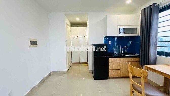 Cho thuê căn hộ ban công (40m2) - Thang máy hầm xe Dương Bá Trạc Q8