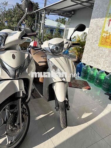 Honda Vision 2013 màu Trắng