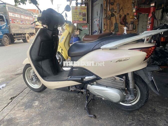 Honda Lead 2011 Vàng kem
