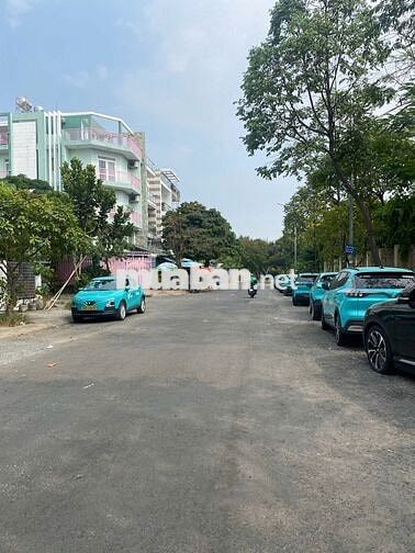 Cho thuê căn góc 2 mặt hẻm Đặng Thùy Trâm, Trệt 2L ST. DT: 5x15m. 