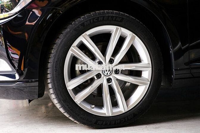Volkswagen Passat 2017 Đen 48000 km