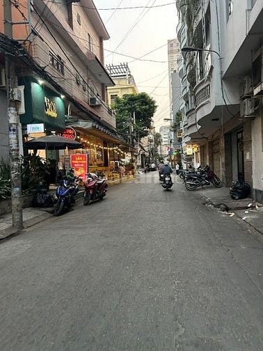 BÁN NHÀ - KHU ĐƯỜNG THÍCH QUẢNG ĐỨC 13.5 TỶ
