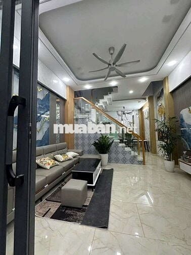 Bán nhà giá 3 tỷ 280 ạ nhà còn mới đẹp mua ở cho Đại Gia Đình ở luôn