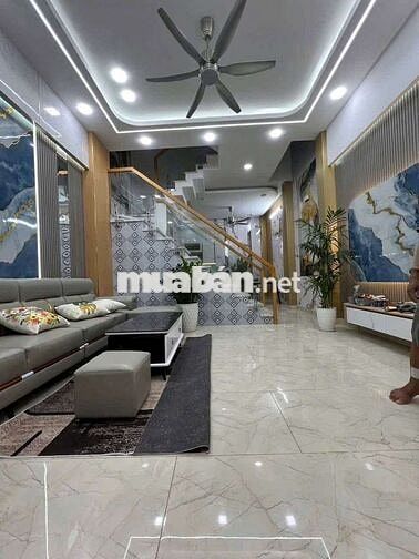 Bán nhà giá 3 tỷ 280 ạ nhà còn mới đẹp mua ở cho Đại Gia Đình ở luôn