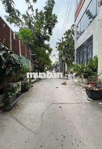 Bán nhà giá 3 tỷ 280 ạ nhà còn mới đẹp mua ở cho Đại Gia Đình ở luôn