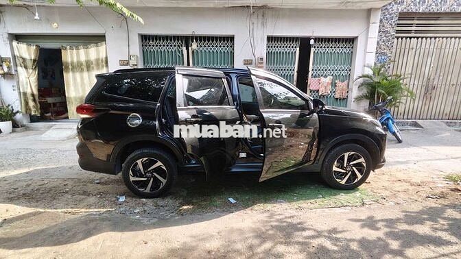 Toyota Rush 2018 Đen 7 chỗ