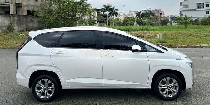 Hyundai Stargazer model 2025 số tự động màu trắng
