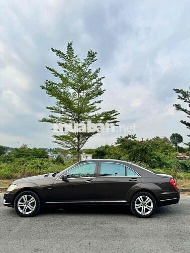 Mercedes-Benz S400 Hybrid model 2010
