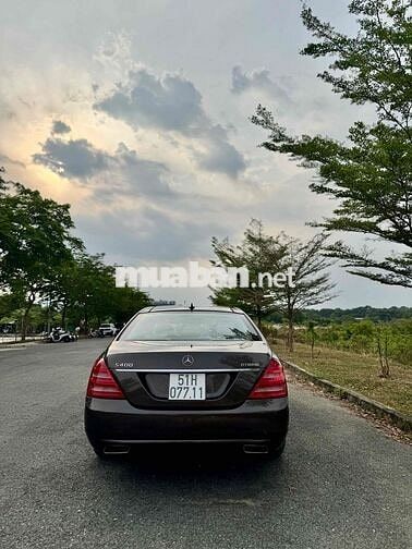 Mercedes-Benz S400 Hybrid model 2010