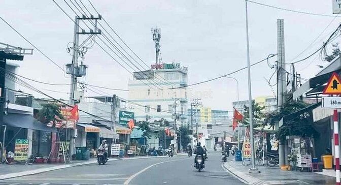 Nhà hẻm Tô Vĩnh Diện Đông Hoà gần làng Đại học QG
