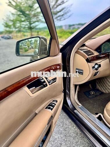 Mercedes-Benz S400 Hybrid model 2010