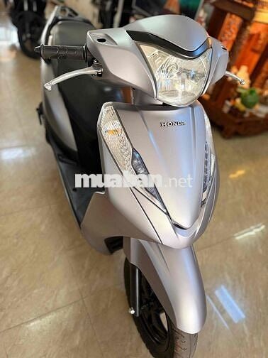 Honda Lead màu Bạc