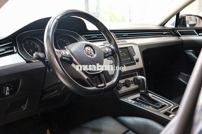 Passat Model 2018 77.000 km Full LS Hãng