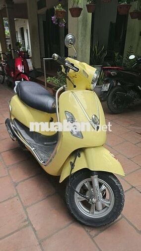 Xe máy nữ màu Vàng 2009