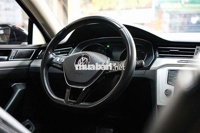 Passat Model 2018 77.000 km Full LS Hãng