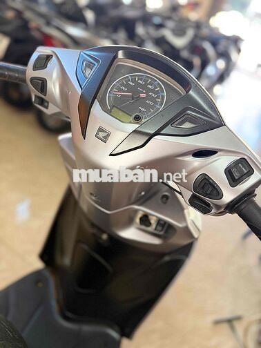 Honda Lead màu Bạc