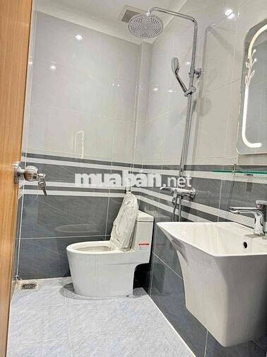 Bán nhà hẻm 749 huỳnh tấn phát q7