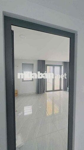 Mặt tiền Kinh Doanh Hoàng Hoa Thám sát vòng xoay 1 hầm 3 tầng