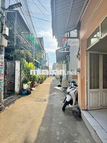 Căn góc hẻm xe hơi ngay ngã 3 Long Hậu đg Lê Văn Lương nối dài