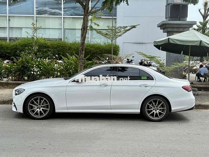 Mercedes E300 AMG siêu lướt chính hãng