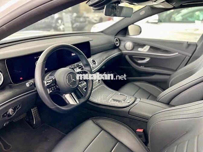 Mercedes E300 AMG siêu lướt chính hãng