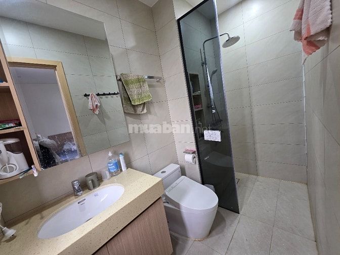 Nhà mới xây full nội thất cao cấp xe hơi đậu trong nhà