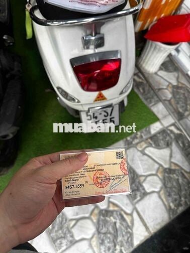 Piaggio Vespa LX Trắng