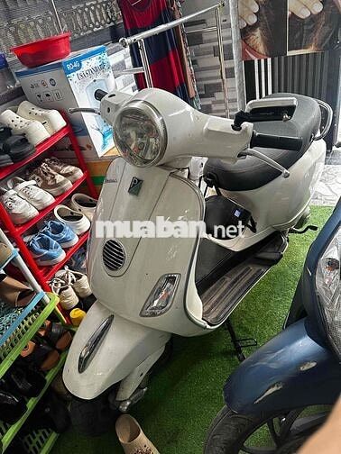 Piaggio Vespa LX Trắng