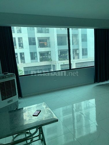 Cho thuê tầng 3/7 tầng có thang máy 