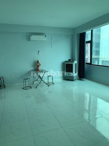 Cho thuê tầng 3/7 tầng có thang máy 