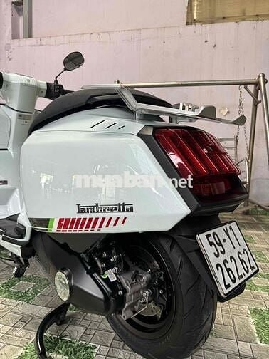 Lambretta 125 ABS 2025 Trắng Đen 2300 km