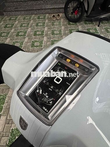 Lambretta 125 ABS 2025 Trắng Đen 2300 km