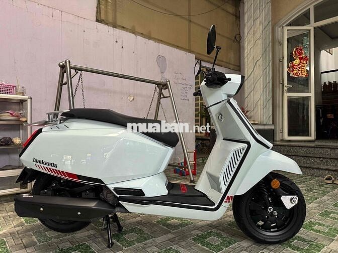Lambretta 125 ABS 2025 Trắng Đen 2300 km