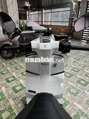 Lambretta 125 ABS 2025 Trắng Đen 2300 km