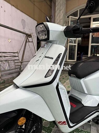 Lambretta 125 ABS 2025 Trắng Đen 2300 km