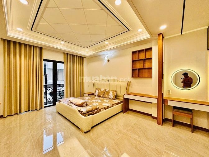 Nhà 6 Lầu thiết kế cổ điển hxh 76/65 Bạch Đằng giá: 14 tỷ