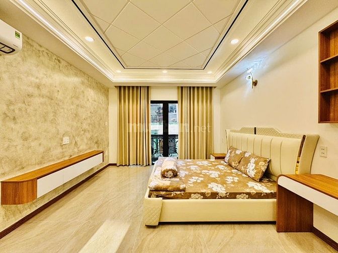 Nhà 6 Lầu thiết kế cổ điển hxh 76/65 Bạch Đằng giá: 14 tỷ