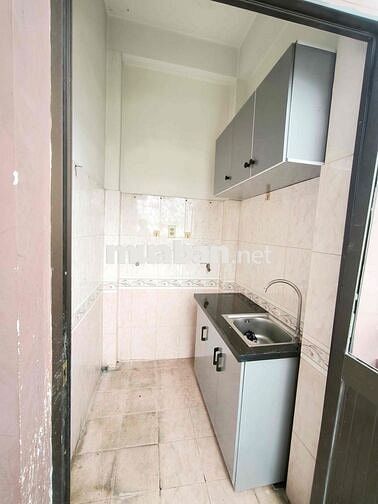Cho thuê phòng có ban công rộng, bếp ngoài trời