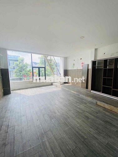 Nhà MT Lê Thị Hà kd sầm uất 5x10 trệt lửng lầu sân thượng 3pn