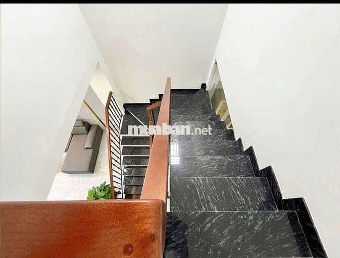 Bán nhà 1 trệt 1 lầu sổ hồng riêng, ngay KDC Phong Phú giá 1tỷ030triệu