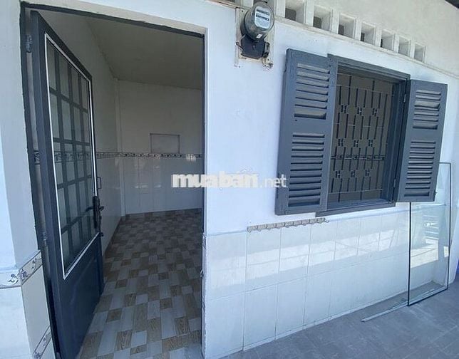 Phòng cho thuê gần IUH cửa sổ trời giá rẻ 