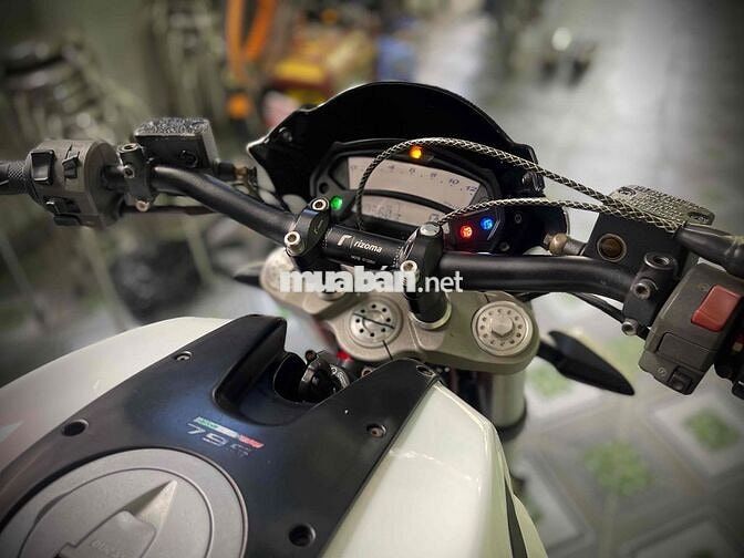 Ducati Monster 795 ABS Trắng, Đỏ