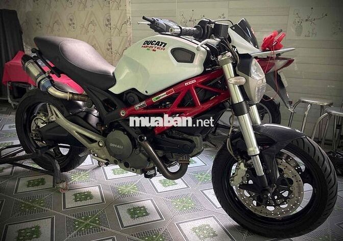 Ducati Monster 795 ABS Trắng, Đỏ