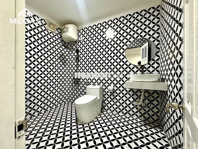 cho thuê 2n2wc ban công 70m2 ngay lotte tây hồ, âu cơ, lạc long quân